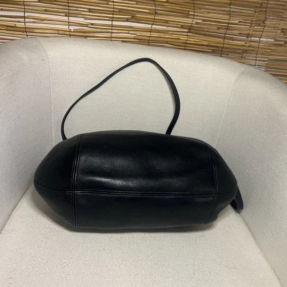 Vintage Coach Black Leather Shoulder Tote 9993 - Picture 5 of 9